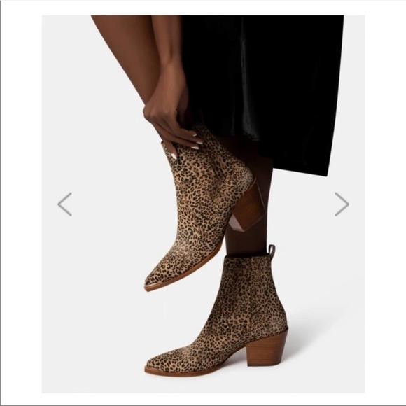 Dolce Vita Serna Leopard Suede Booties - Picture 10 of 10